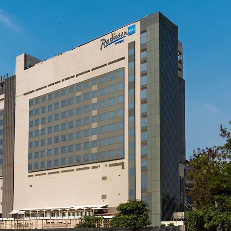ホテル Radisson Blu Towers Kaushambi Delhi Ncr ガーズィヤーバード エクステリア 写真 The Park, Hyderabad