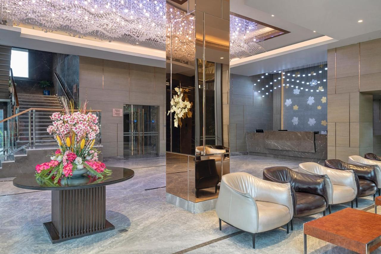ホテル Radisson Blu Towers Kaushambi Delhi Ncr ガーズィヤーバード エクステリア 写真 Lobby