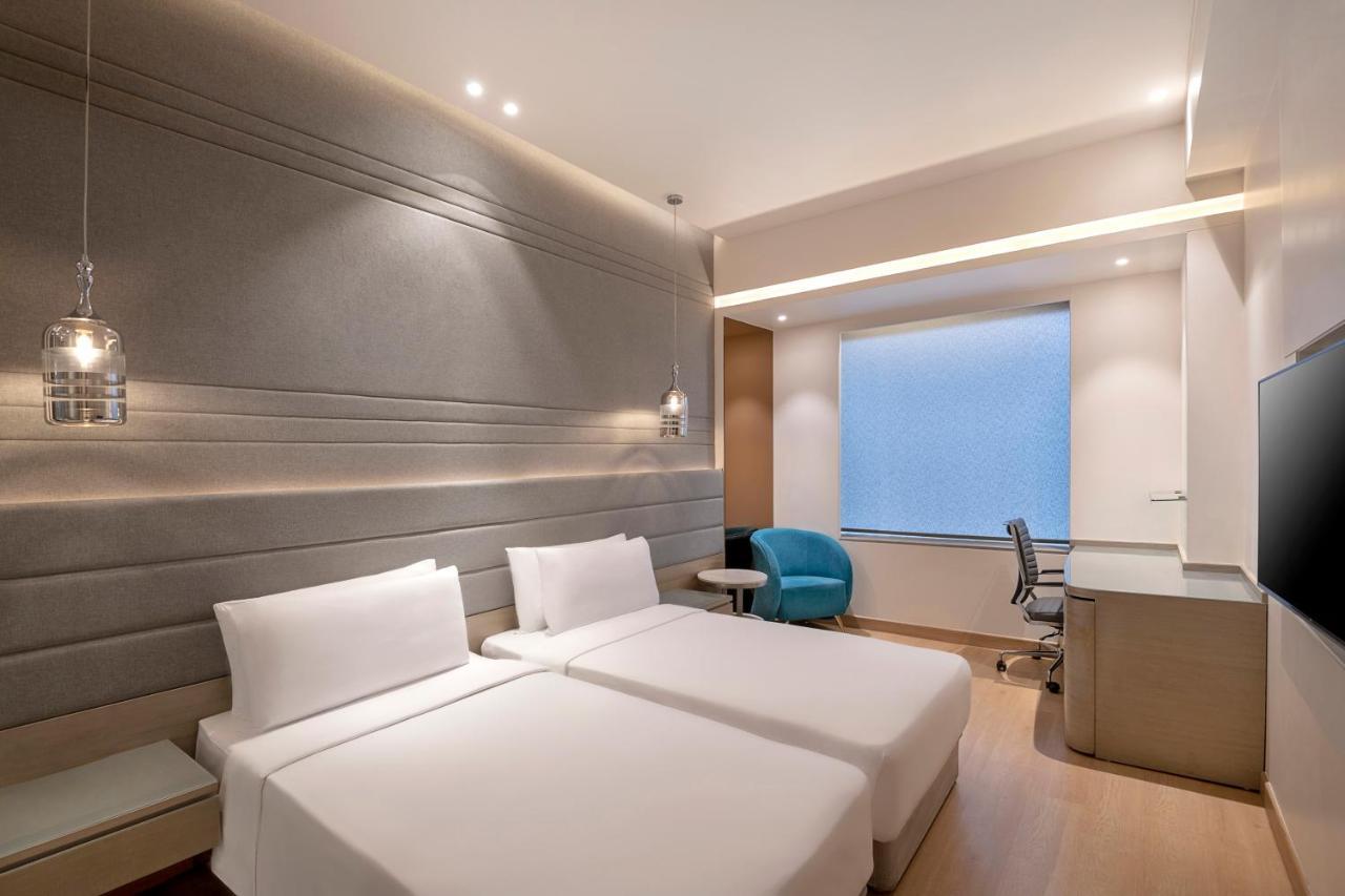 ホテル Radisson Blu Towers Kaushambi Delhi Ncr ガーズィヤーバード エクステリア 写真