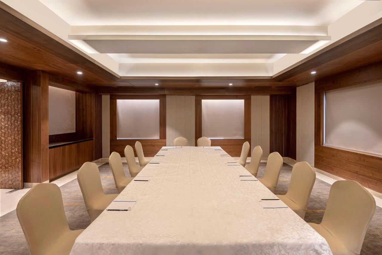 ホテル Radisson Blu Towers Kaushambi Delhi Ncr ガーズィヤーバード エクステリア 写真 Boardroom