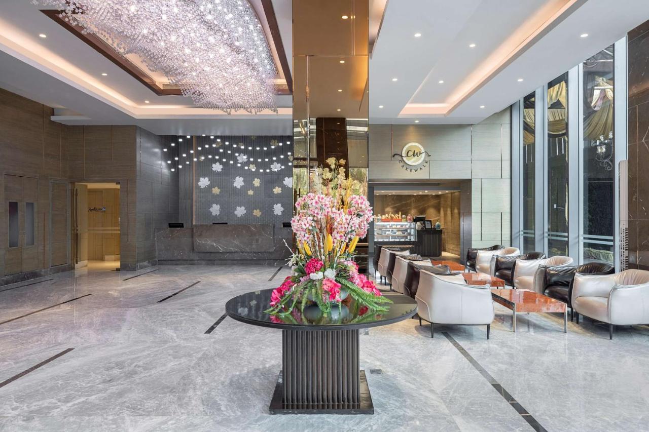 ホテル Radisson Blu Towers Kaushambi Delhi Ncr ガーズィヤーバード エクステリア 写真 Lobby