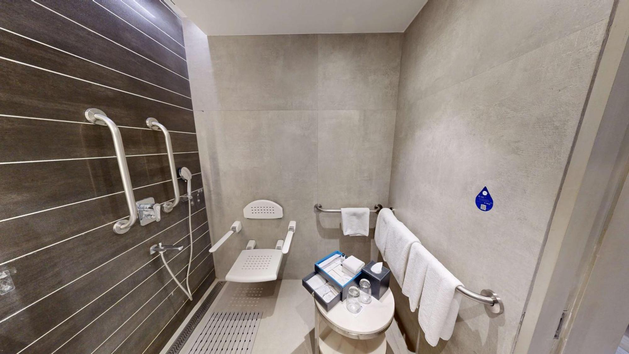 ホテル Radisson Blu Towers Kaushambi Delhi Ncr ガーズィヤーバード エクステリア 写真